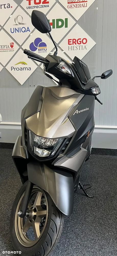 Suzuki Avenis - 6