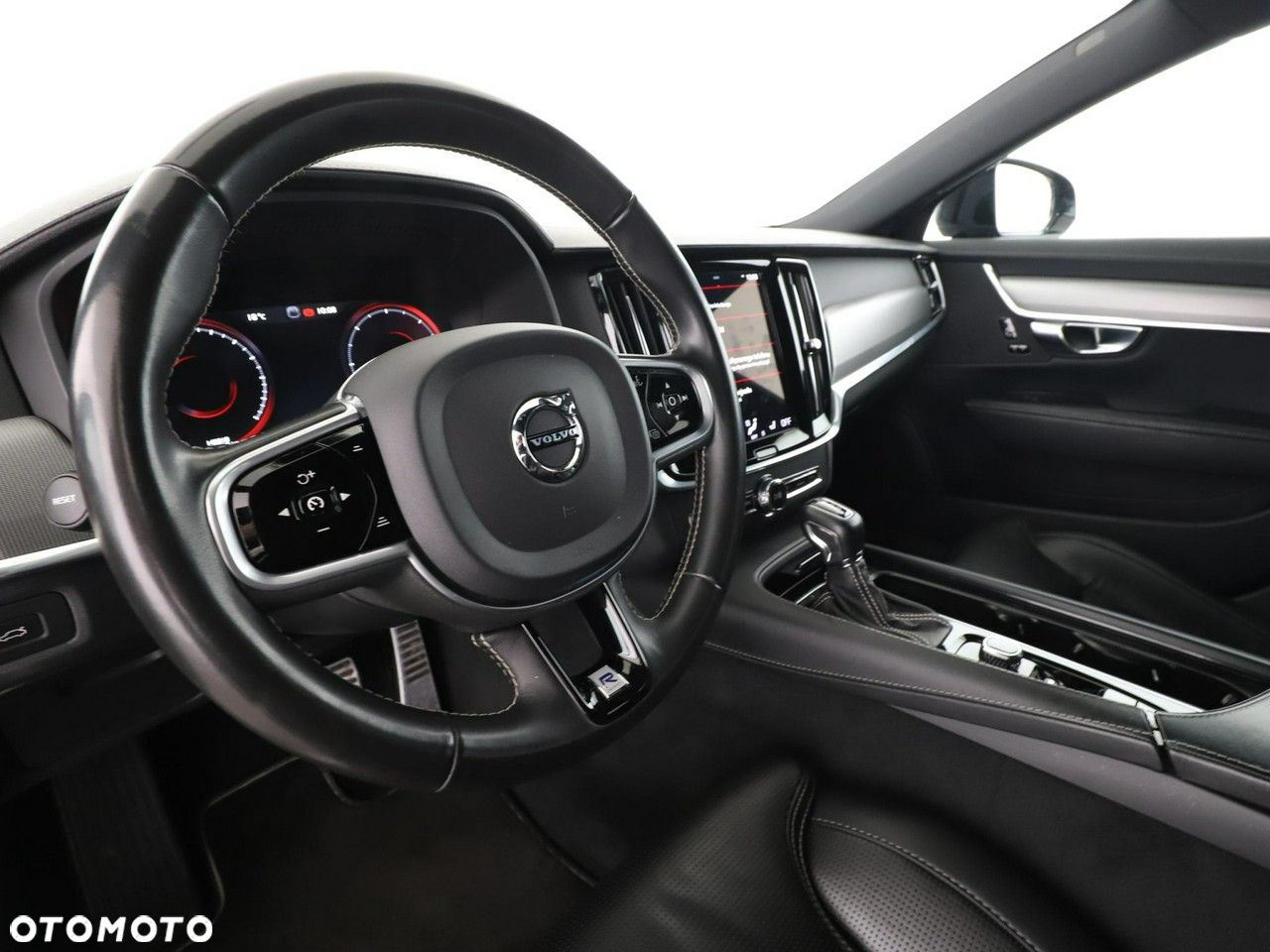 Volvo V90 D4 R-Design - 14