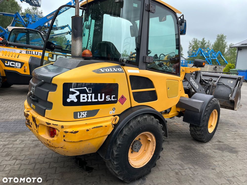 Volvo L25F - 3
