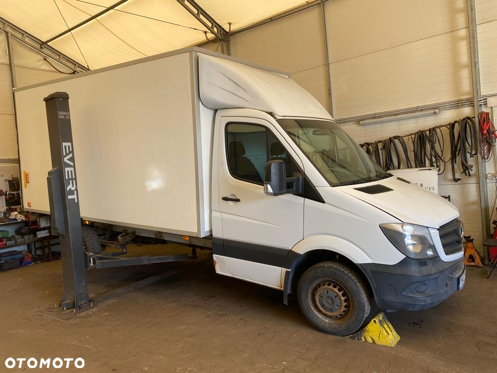 Kontener 8-europalet 4.30 metra Sprinter Crafter Master Boxer Jumper Iveco - 1
