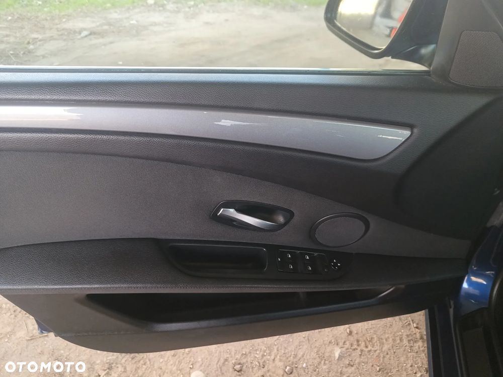 BMW Seria 5 520d - 25