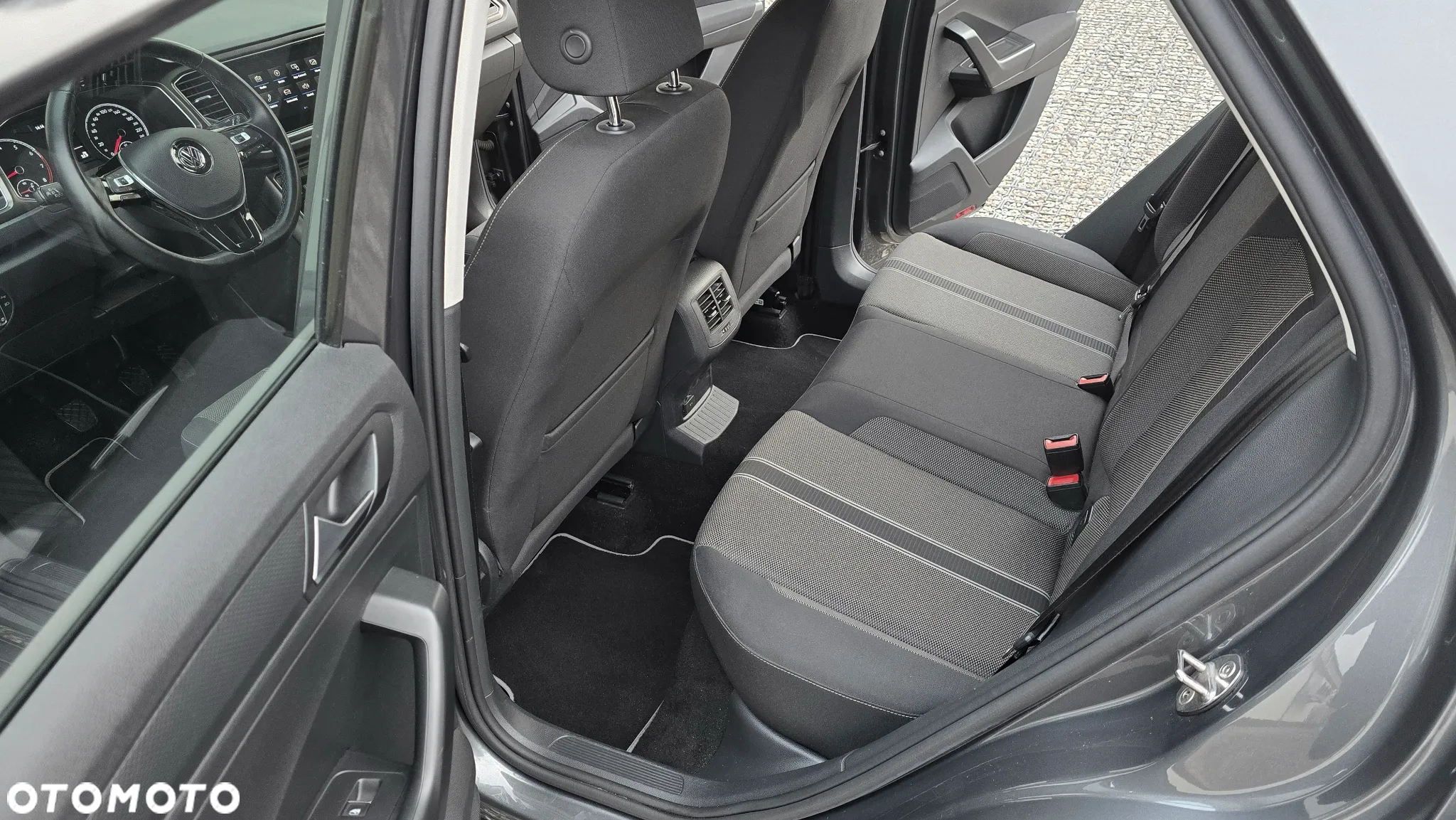 Volkswagen T-Roc 1.5 TSI Style - 37
