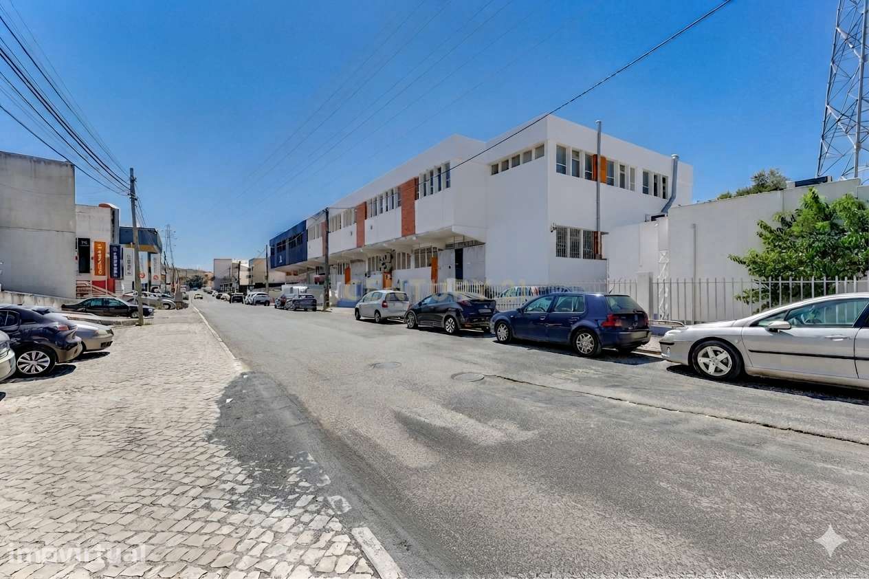 Espaço Logístico com 1.849 m² e Acesso TIR | Odivelas - Grande imagem: 2/31