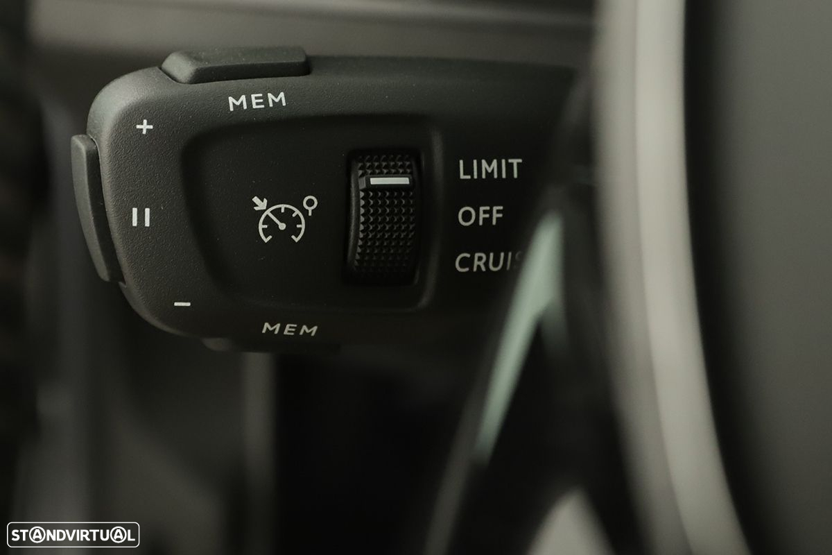 Peugeot 5008 1.2 PureTech Allure Pack EAT8 - 17