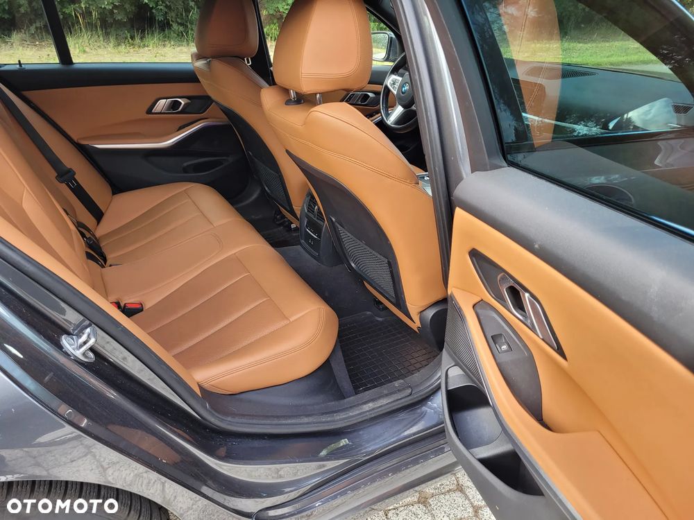 BMW Seria 3 330i xDrive M Sport sport - 19