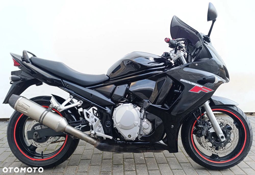 Suzuki GSX - 6