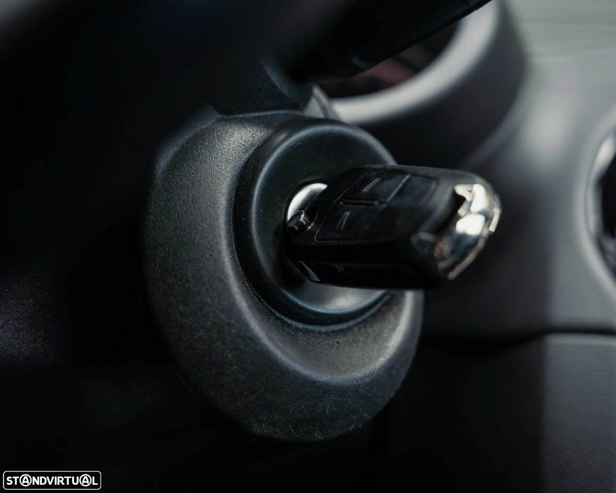Opel Corsa 1.4 Black Edition - 26