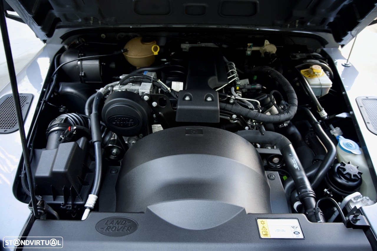 Land Rover Defender 110 SW 2.4 CRD S - 51