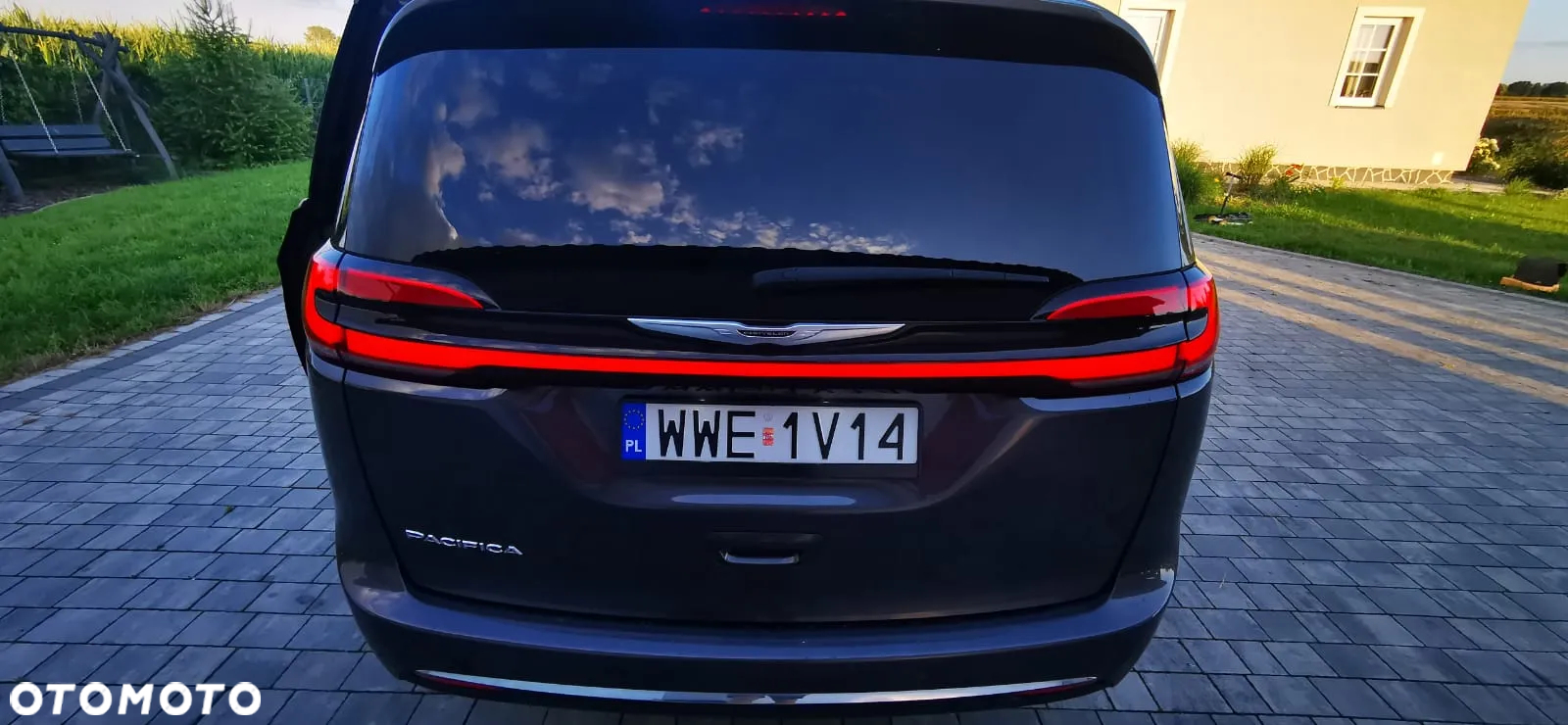 Chrysler Pacifica - 5