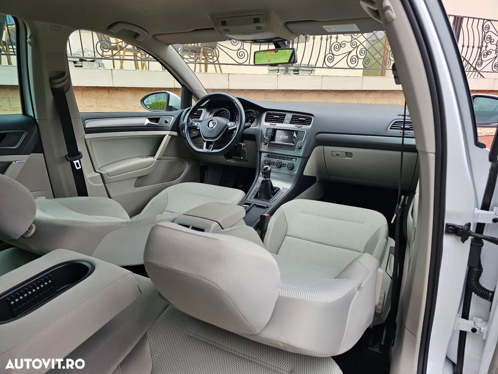 Volkswagen Golf - 12