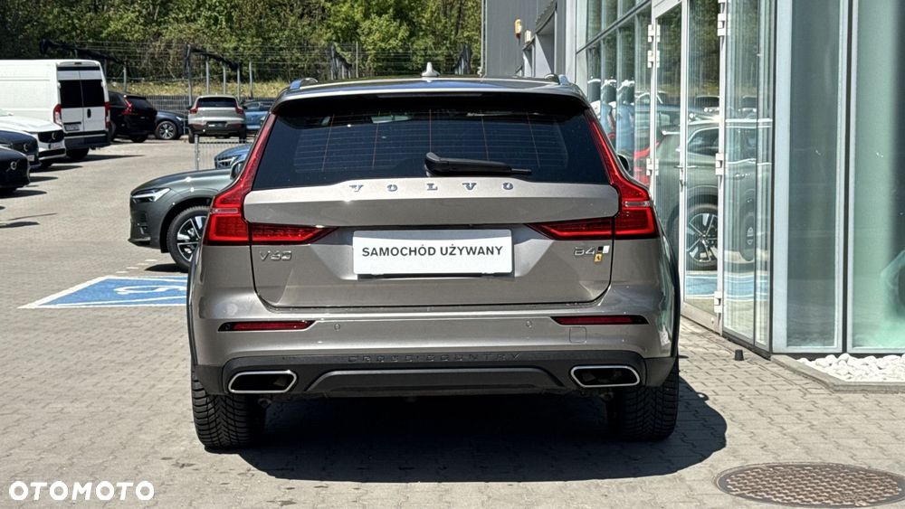 Volvo V60 Cross Country - 8