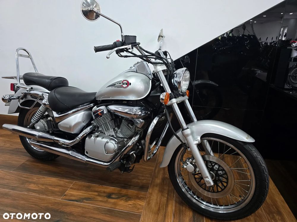 Suzuki Intruder - 24