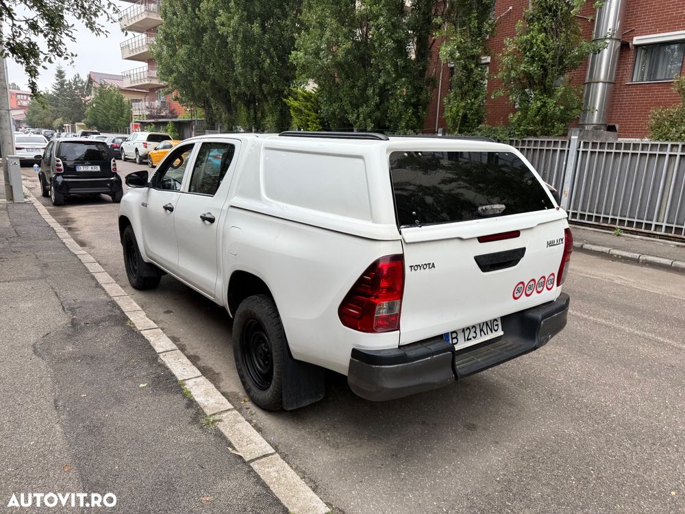 Toyota Hilux 4x4 Double Cab M/T Style - 3