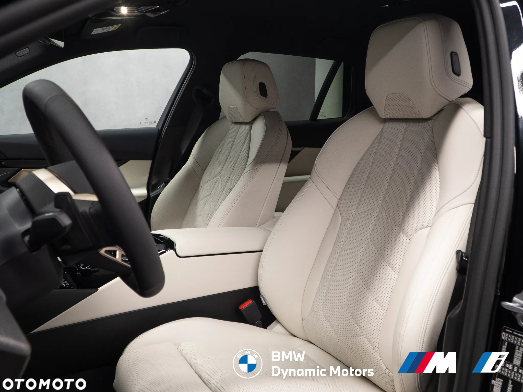 BMW Seria 5 520d xDrive Touring - 16