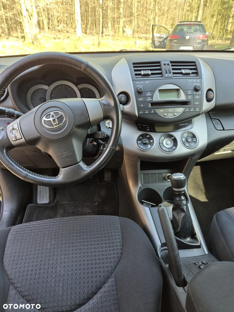 Toyota RAV4 2.2 D-4D Sol - 9