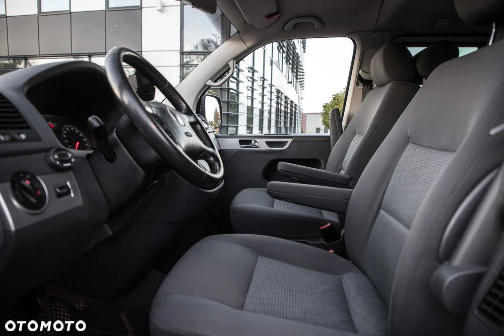 Volkswagen Multivan - 26
