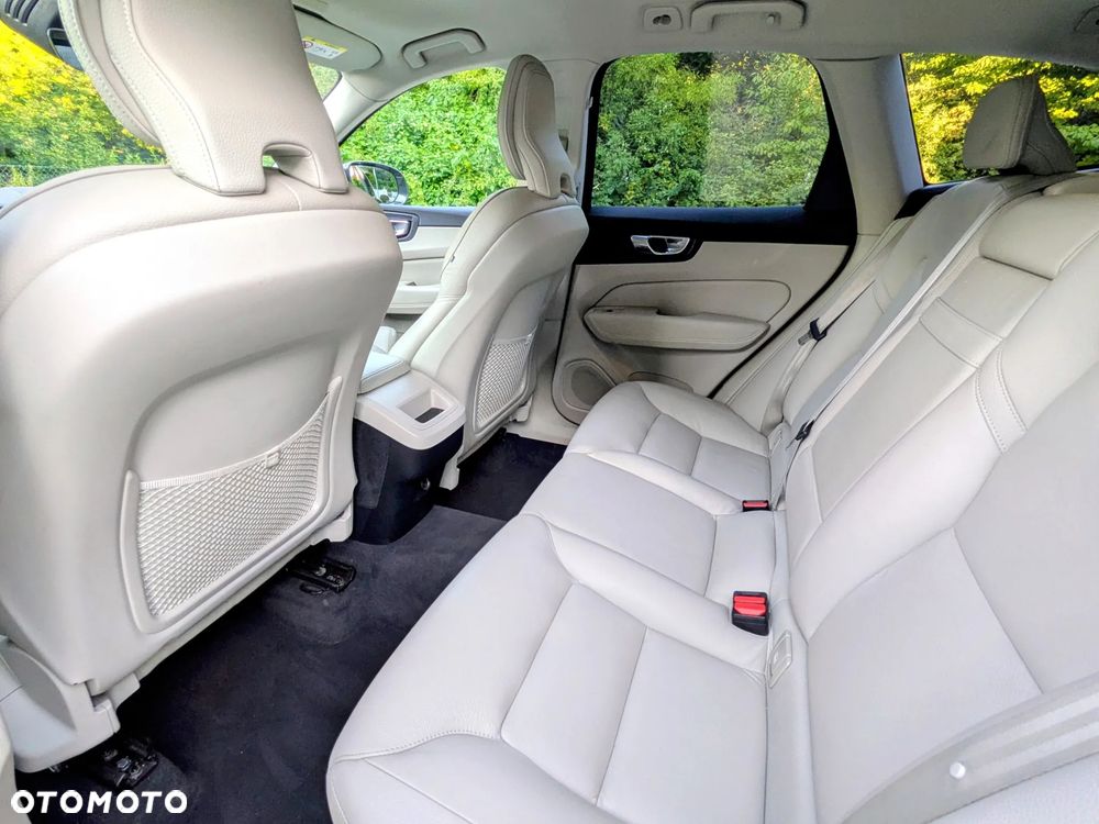 Volvo XC 60 T5 AWD Inscription - 17