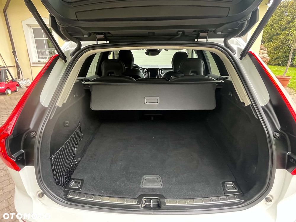Volvo XC 60 T4 Momentum Pro - 8