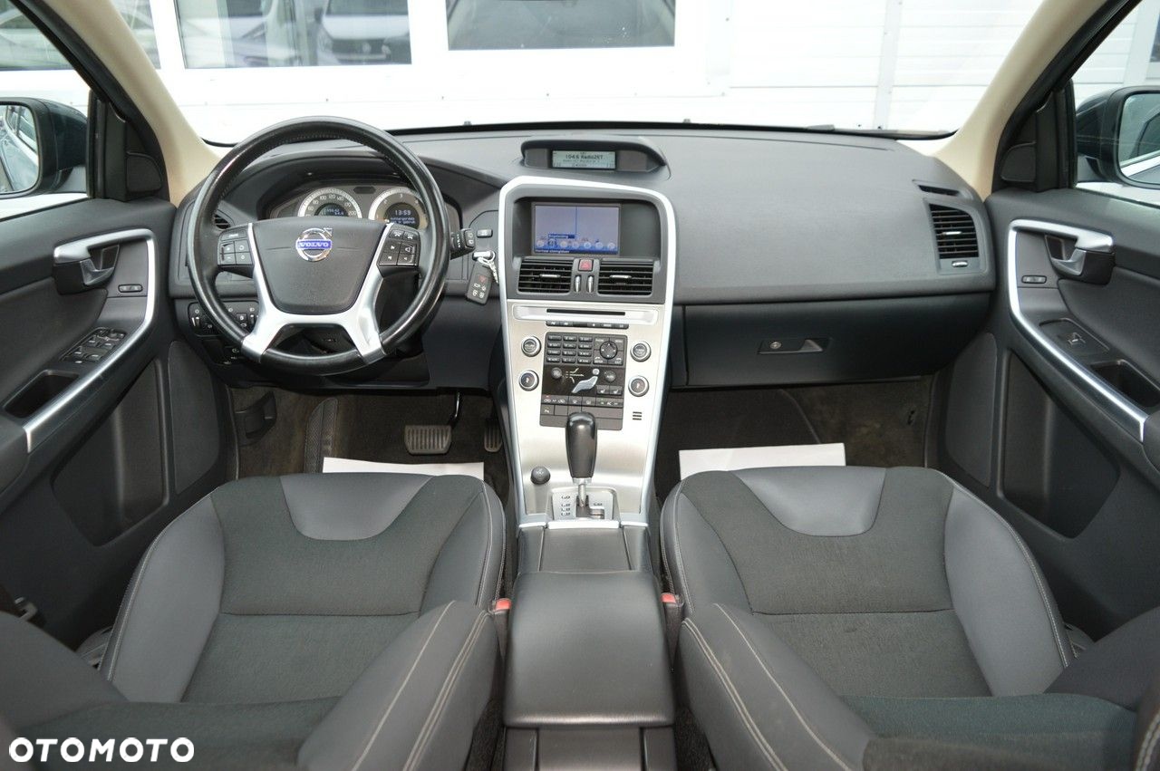 Volvo XC 60 D4 Geartronic Momentum - 18