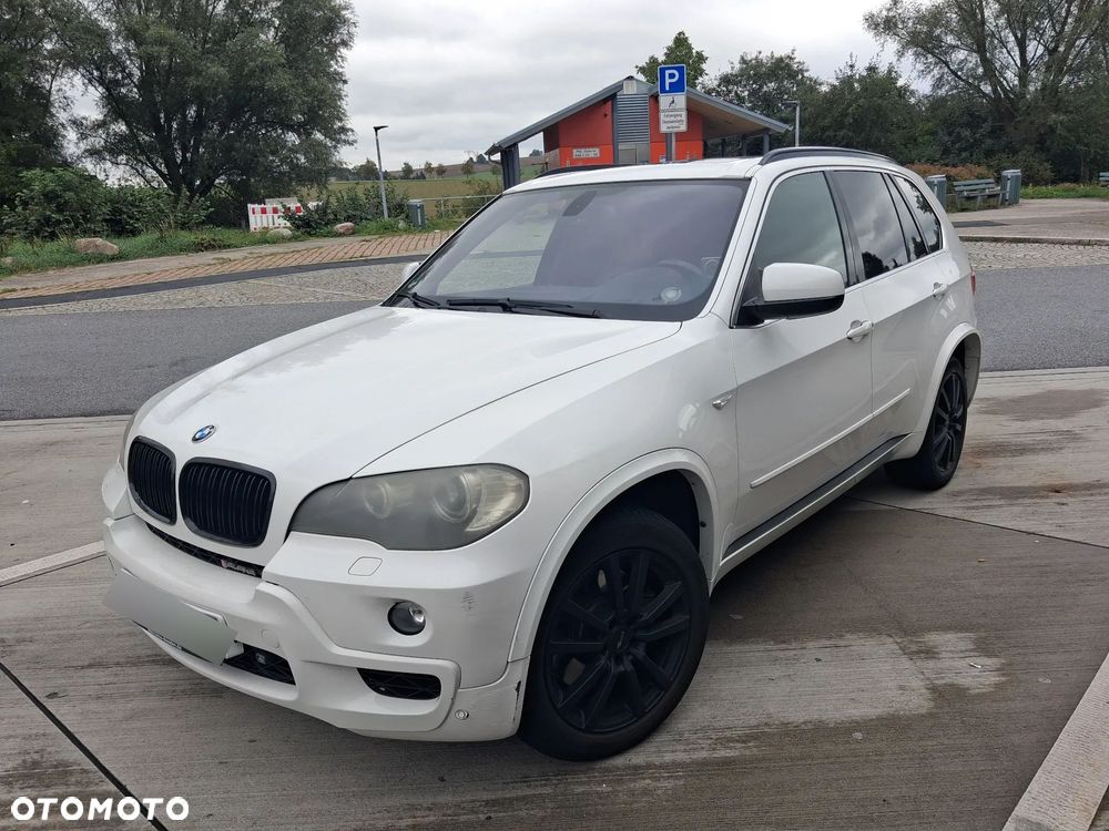 BMW X5 xDrive48i - 2