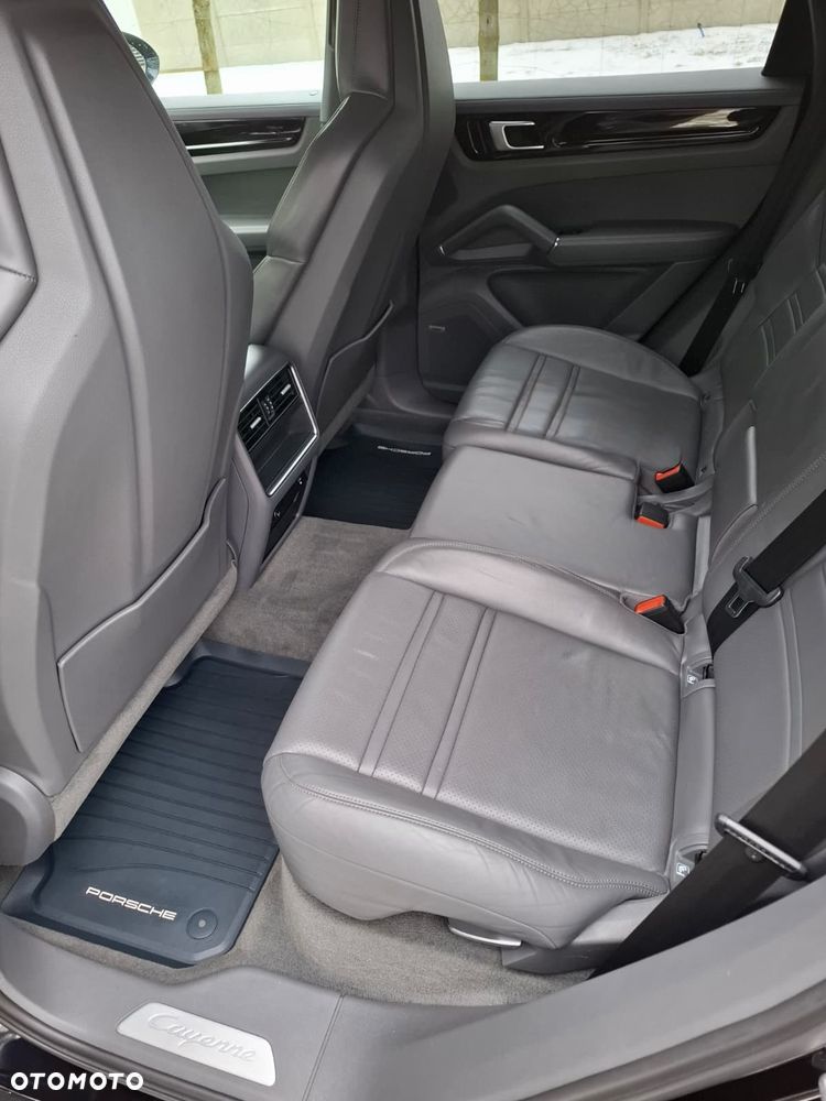 Porsche Cayenne - 10