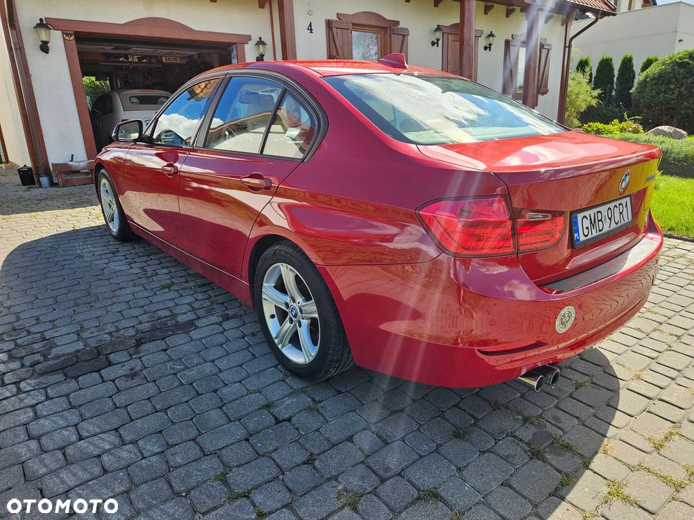 BMW Seria 3 328i - 5