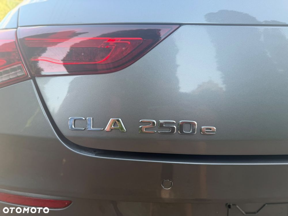 Mercedes-Benz CLA 250 e 8G-DCT AMG Line - 1
