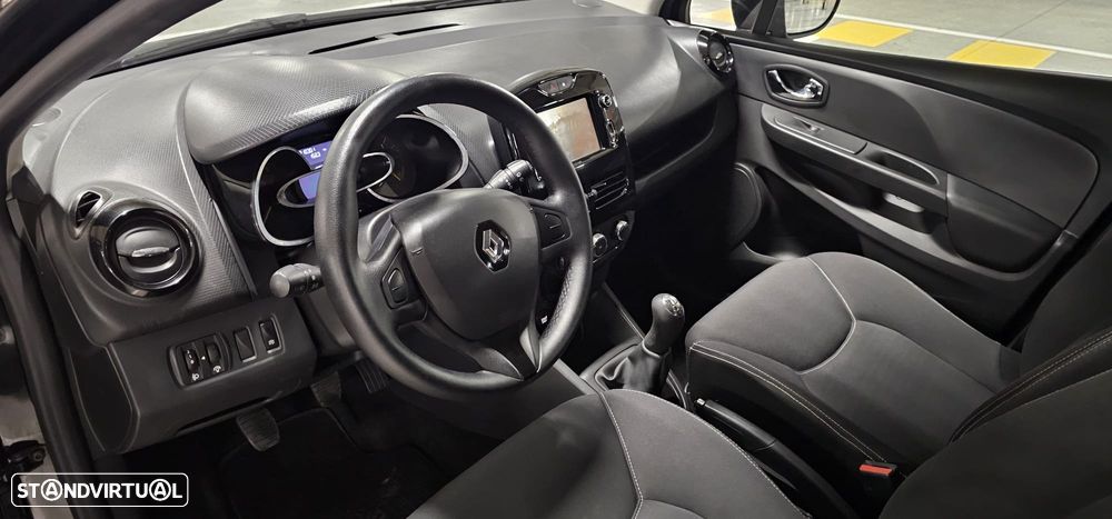 Renault Clio Sport Tourer - 26