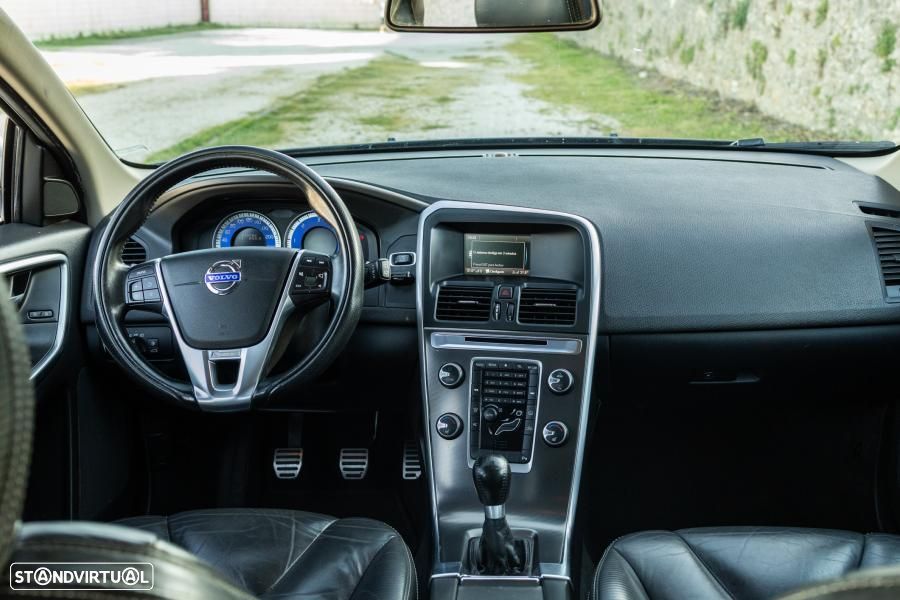 Volvo XC 60 2.0 D3 Drive R-Design 85 Anos Start/Stop - 29