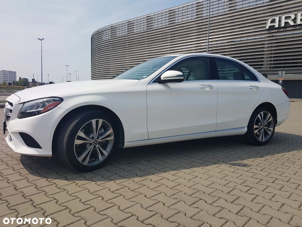 Mercedes-Benz Klasa C 300 4Matic 9G-TRONIC Exclusive - 2