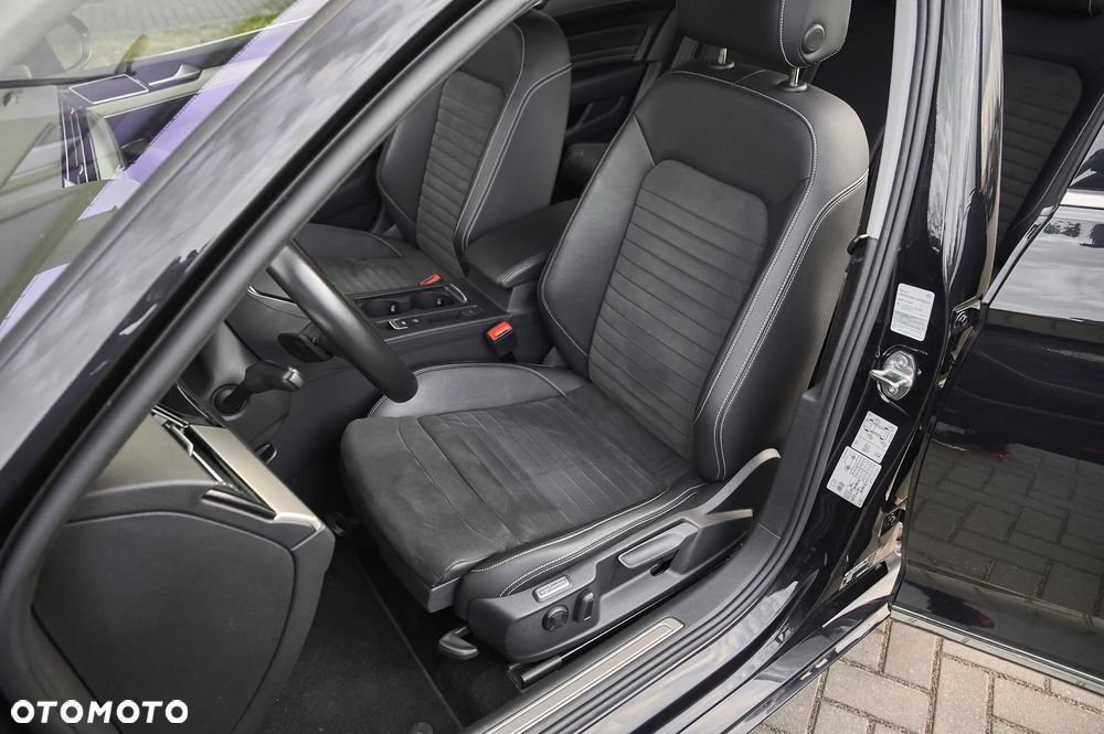Volkswagen Passat Variant 2.0 TDI EVO Elegance DSG - 26