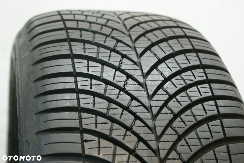 całoroczne 225/55R17 GOODYEAR VECTOR 4SEASONS G3 , 7,5mm B3072 - 2