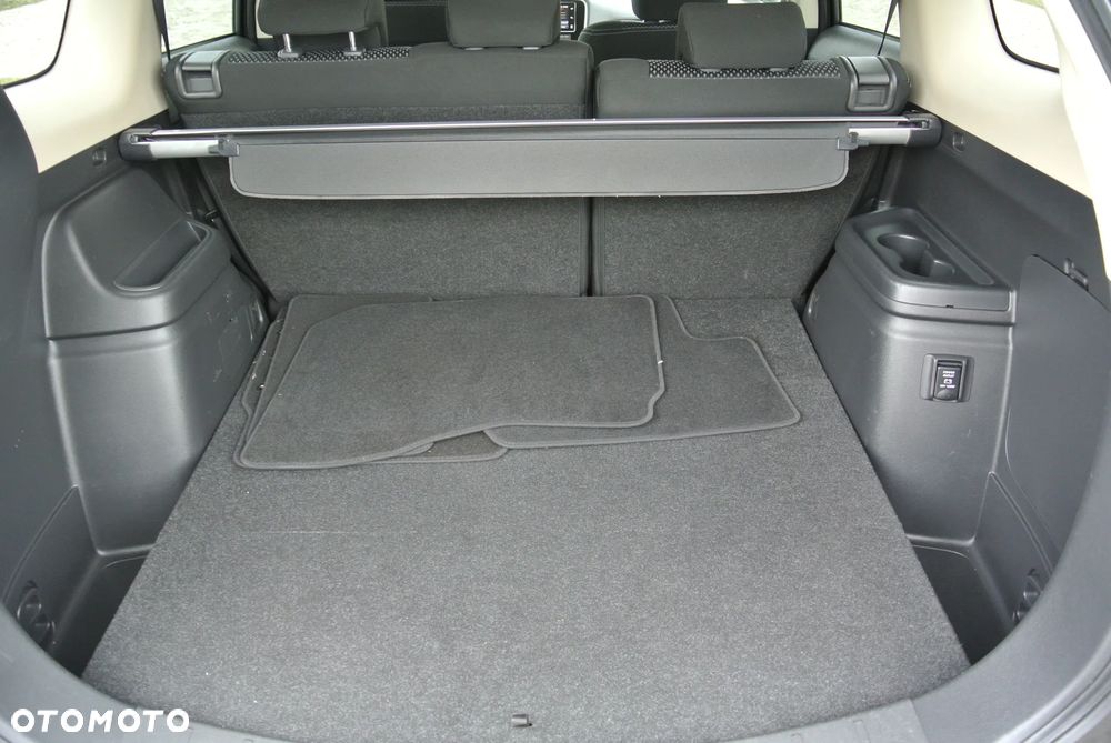 Mitsubishi Outlander 2.0 Intense 4WD CVT - 19