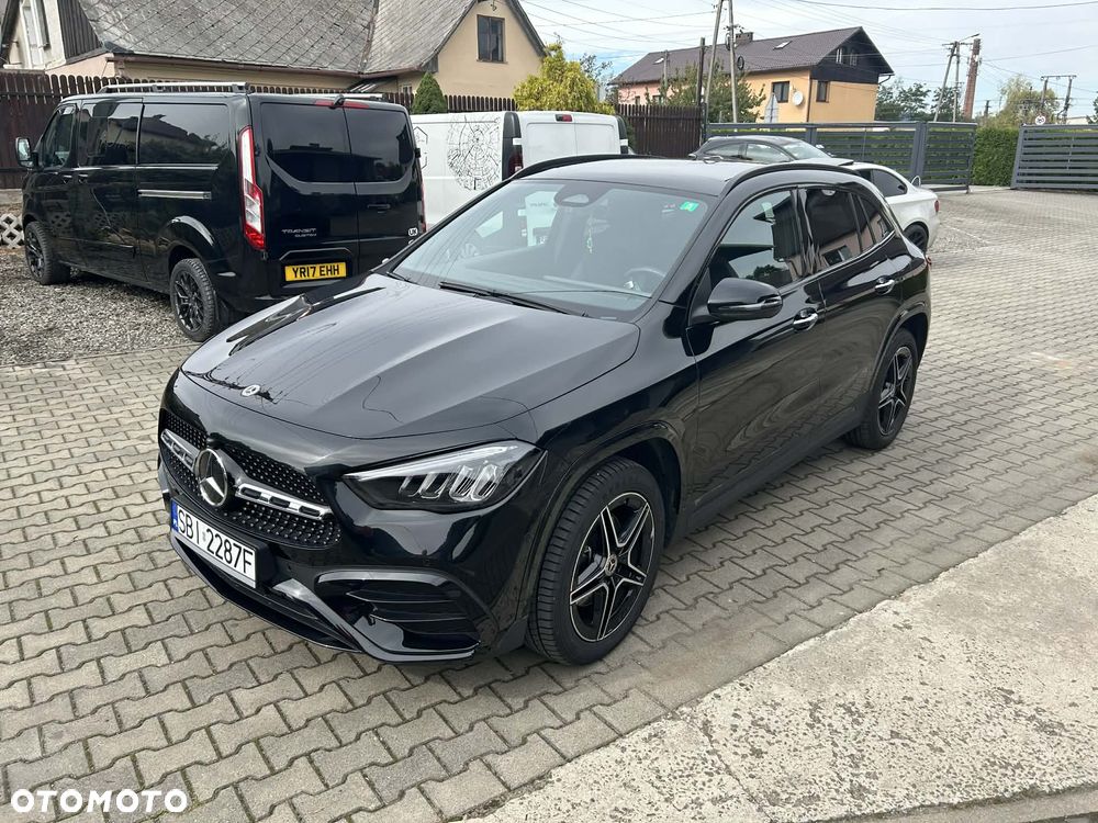 Mercedes-Benz GLA - 4