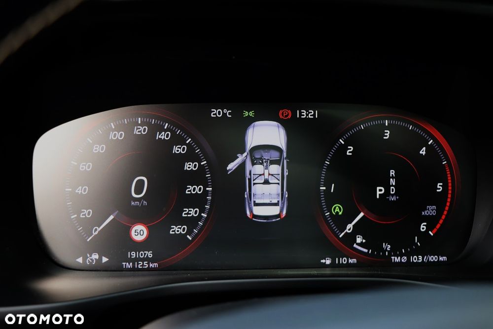 Volvo XC 40 D4 AWD R-Design - 24