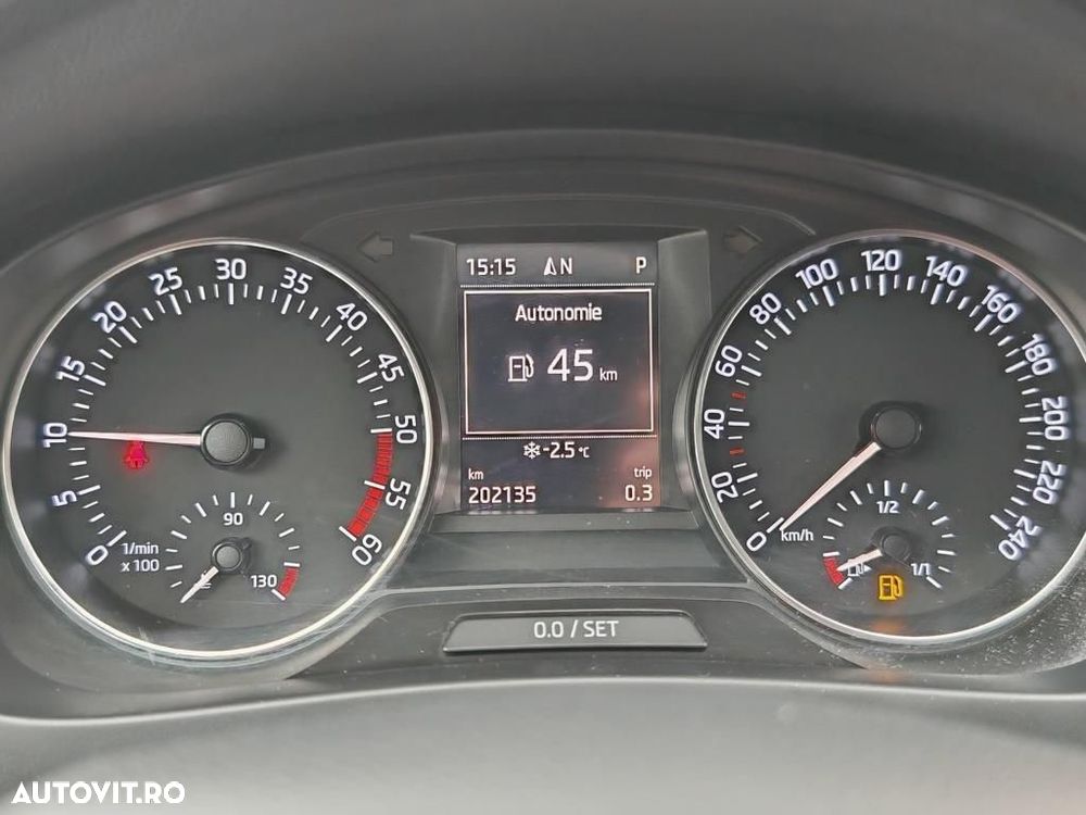 Skoda RAPID 1.4 TDI (Green tec) DSG Ambition - 22