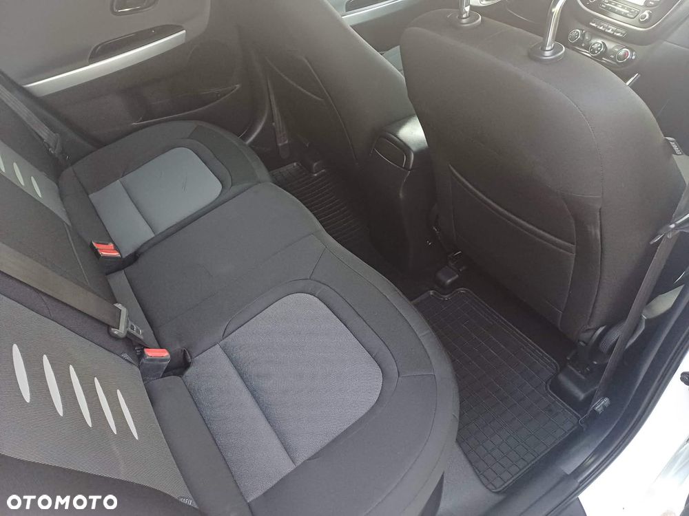 Kia Ceed - 11