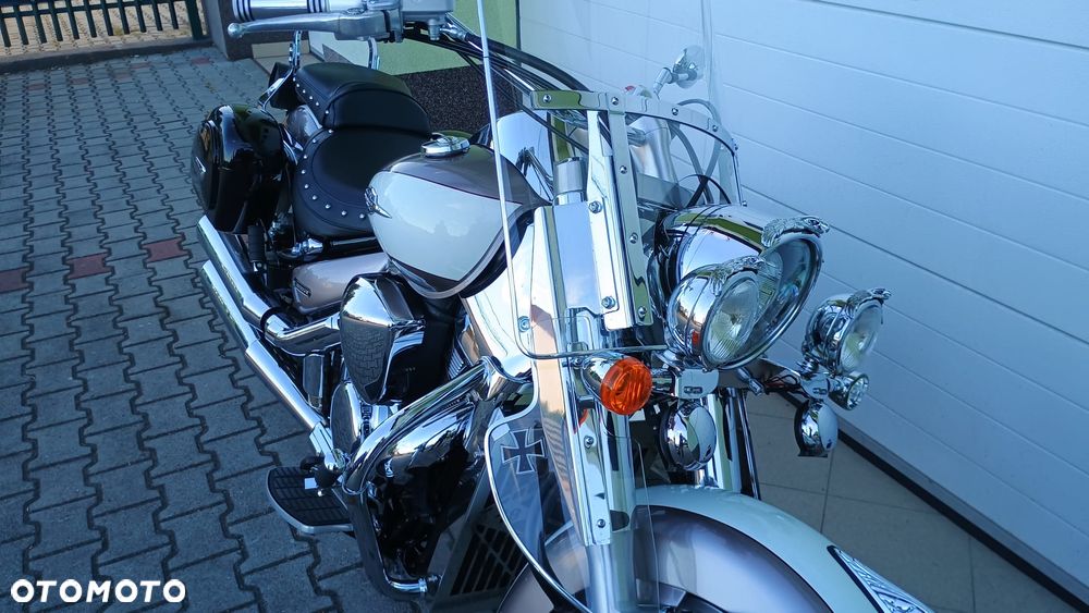 Suzuki Intruder - 24