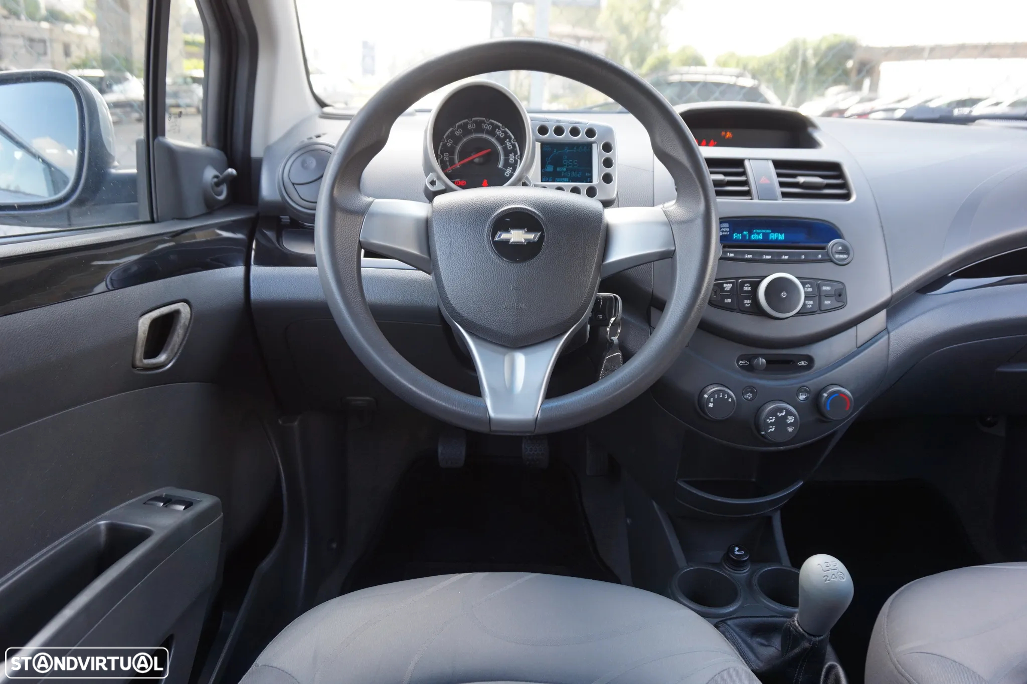 Chevrolet Spark 1.0 LS - 29