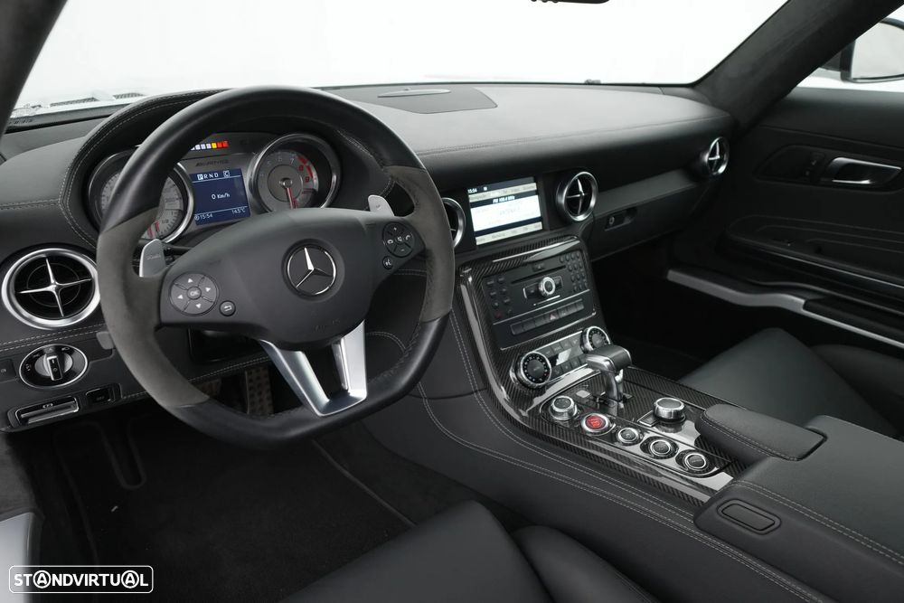 Mercedes-Benz SLS 63 AMG - 39