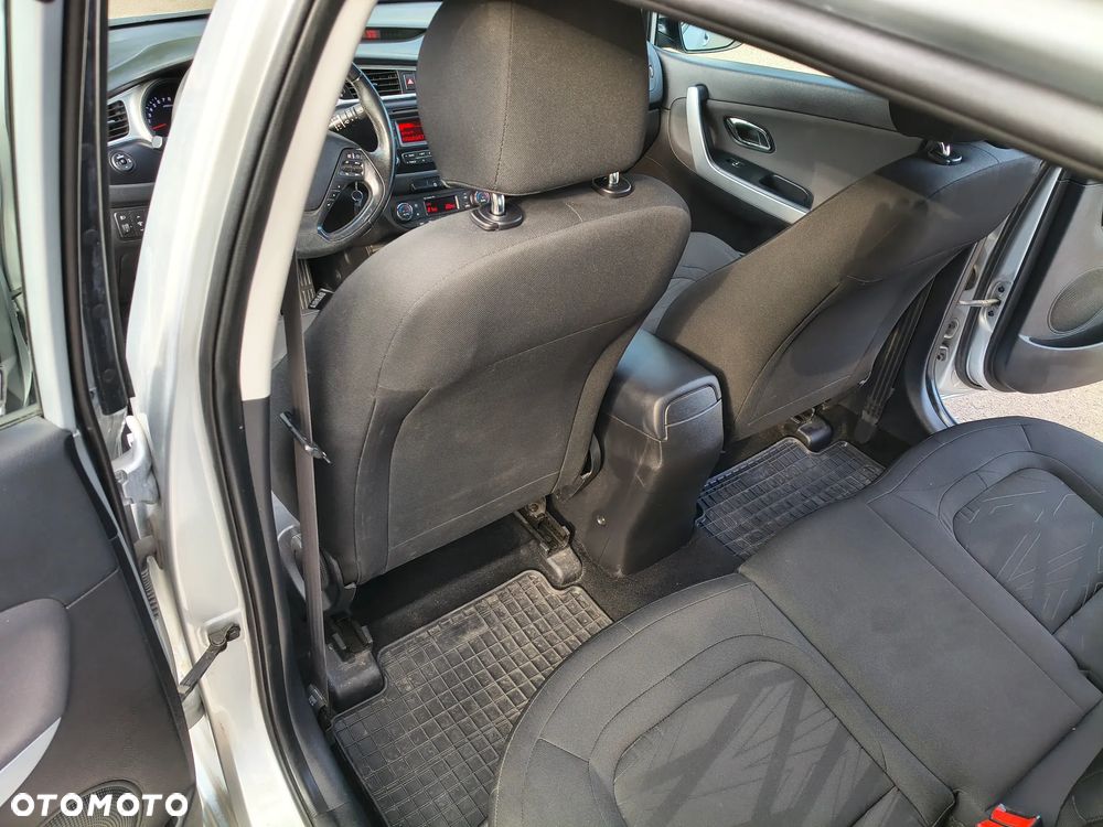 Kia Ceed - 28