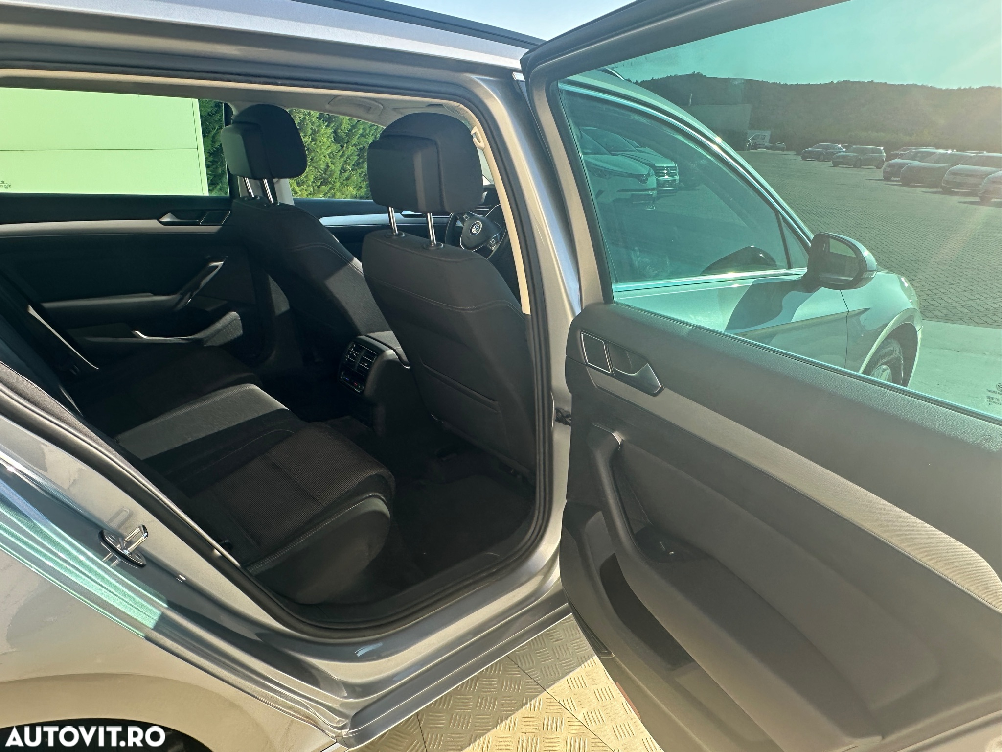 Volkswagen Passat Variant 2.0 TDI DSG (BlueMotion Technology) Comfortline - 18