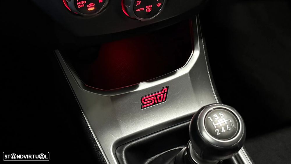 Subaru Impreza 2.5 WRX STi - 32
