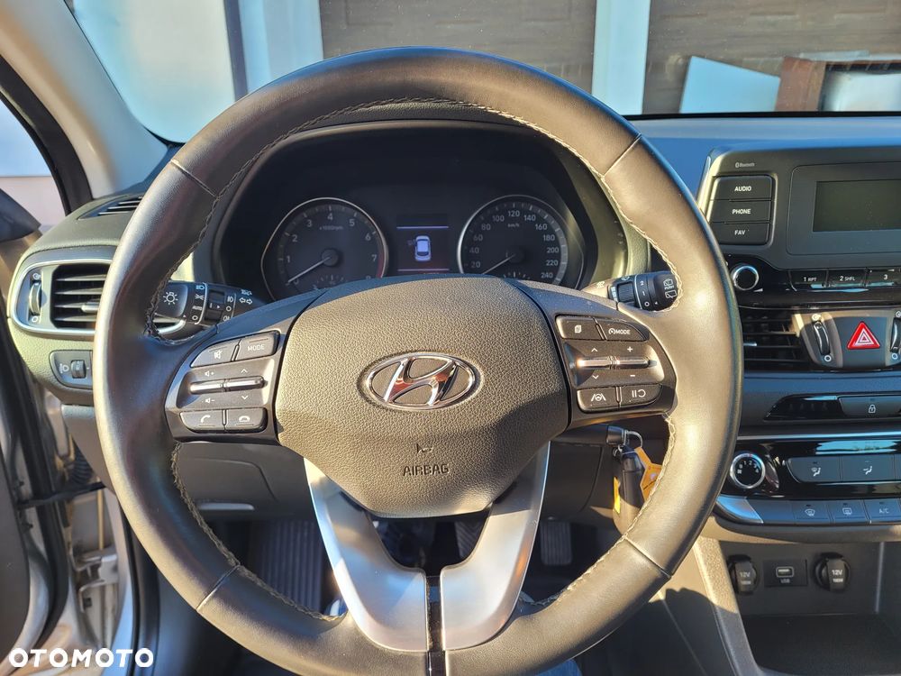 Hyundai i30 1.5 DPI Modern - 16