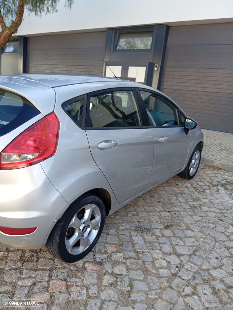 Ford Fiesta 1.25 Techno 124g - 3