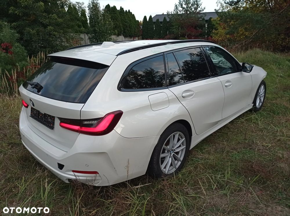 BMW Seria 3 318d mHEV - 22