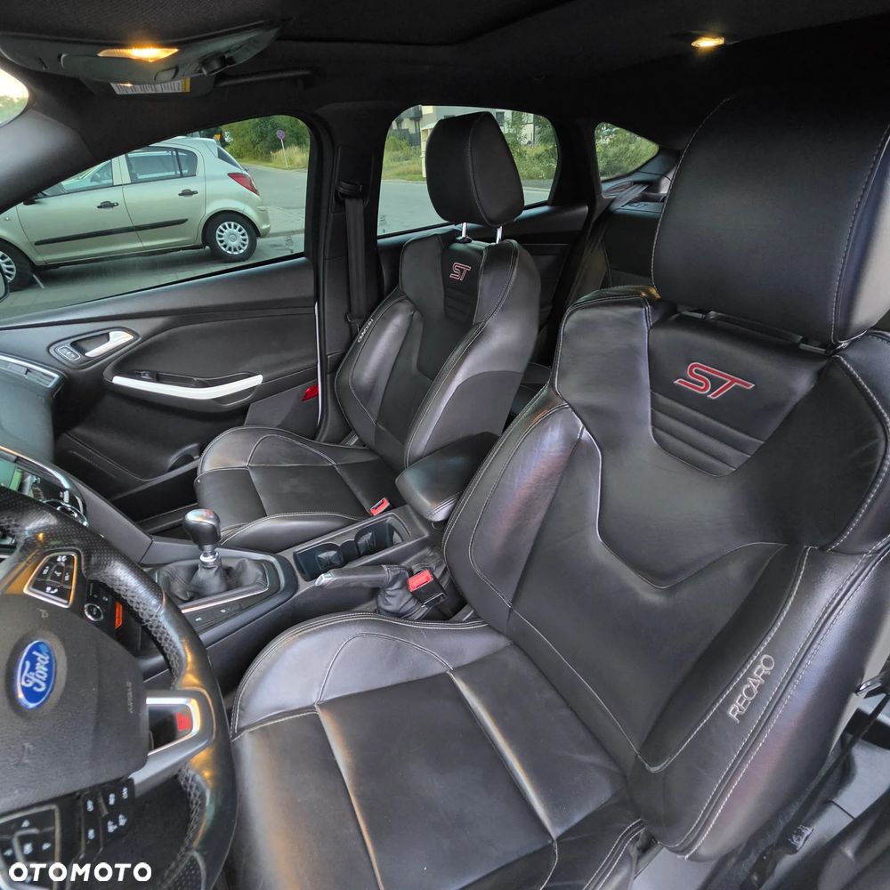 Ford Focus ST - 17