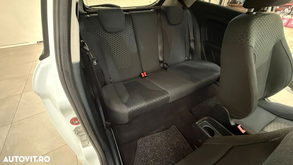 Ford Fiesta 1.6 TDCI Ghia - 9