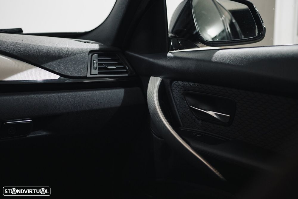 BMW 318 d Pack M - 14