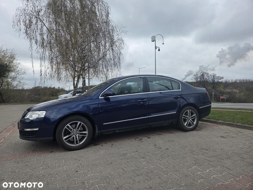 Volkswagen Passat 2.0 TDI Highline - 2